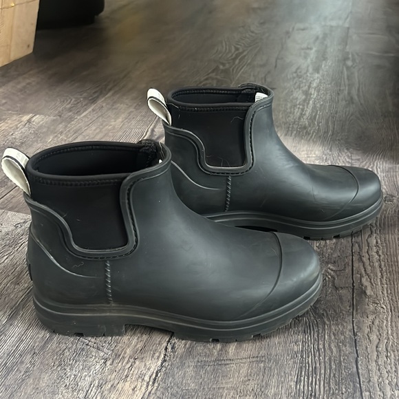 UGG droplet boots - Picture 3 of 6